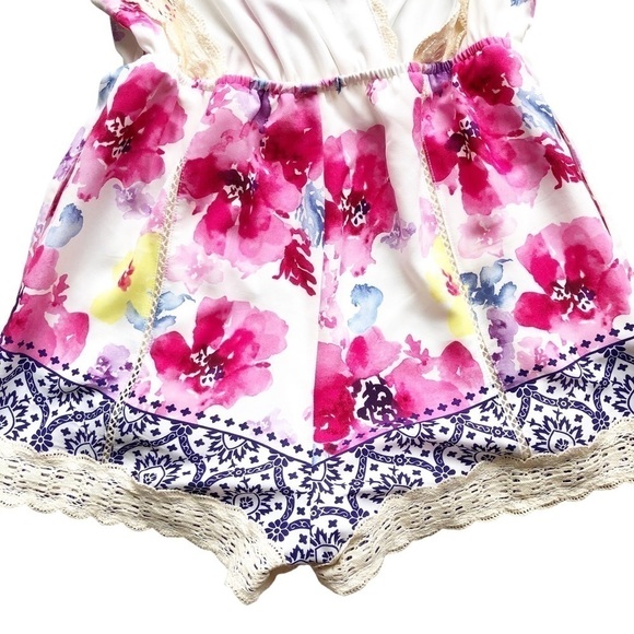 Tea & Cup Los Angeles Floral Backless Romper Medium - Picture 8 of 13